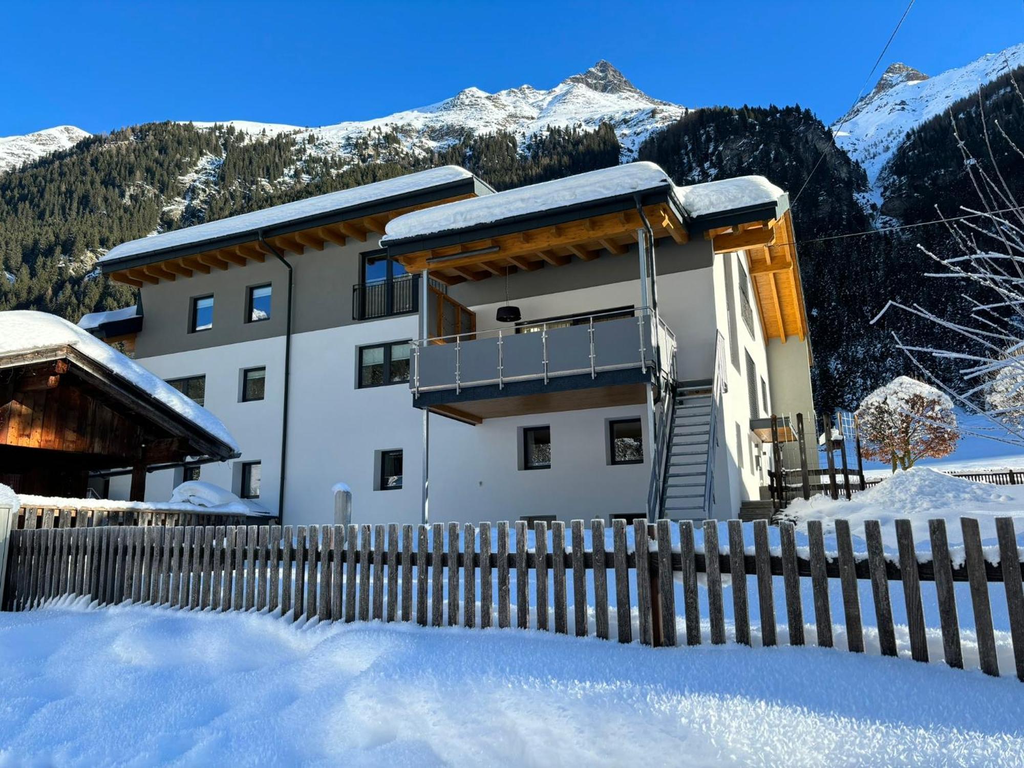 Apart Luibisblick Sankt Leonhard im Pitztal Exterior photo